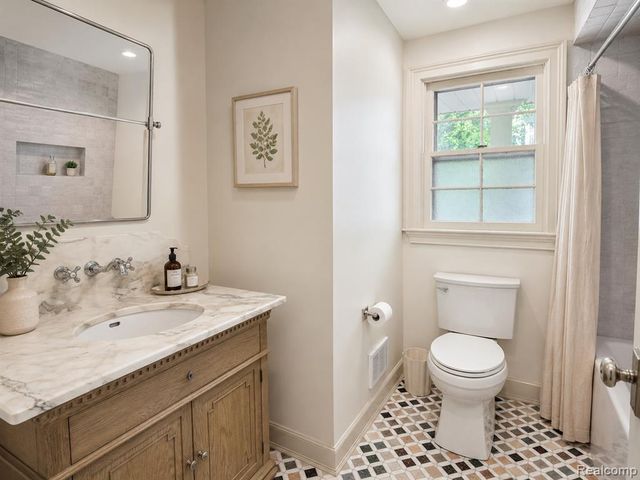 19510 Clement Road, Northville, MI 48167
