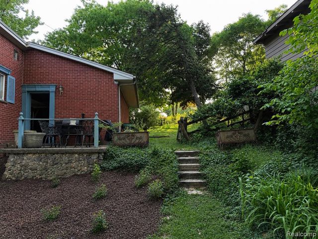 19510 Clement Road, Northville, MI 48167