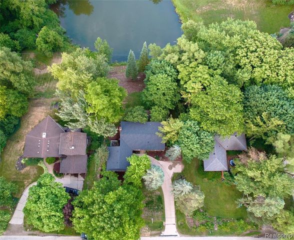 19510 Clement Road, Northville, MI 48167