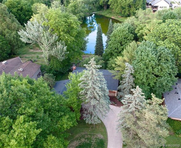 19510 Clement Road, Northville, MI 48167