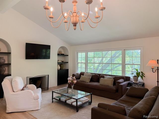 19510 Clement Road, Northville, MI 48167