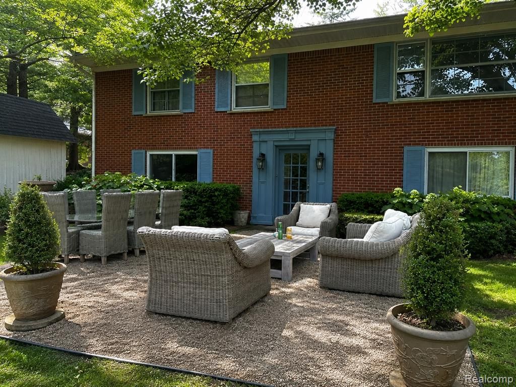 19510 Clement Road, Northville, MI 48167