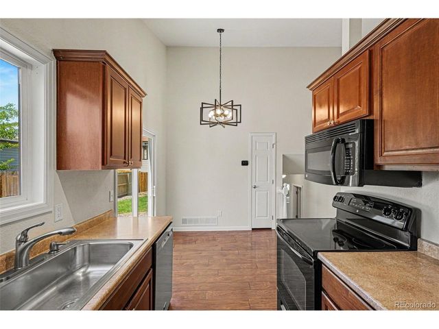 17449 E Union Dr, Aurora, CO 80015