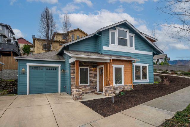 946 Stoneridge Avenue, Ashland, OR 97520