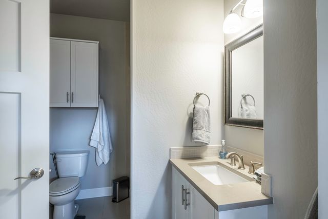 946 Stoneridge Avenue, Ashland, OR 97520