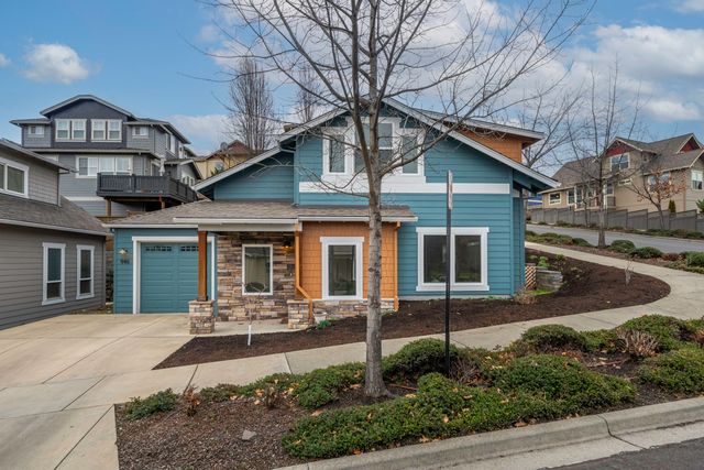 946 Stoneridge Avenue, Ashland, OR 97520