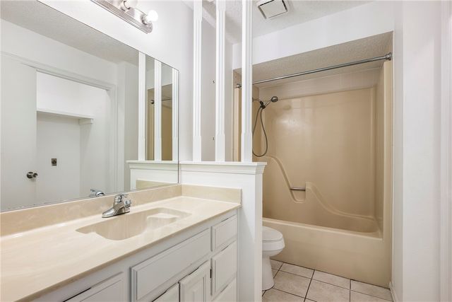 7 Haslingden Lane, Bella Vista, AR 72715