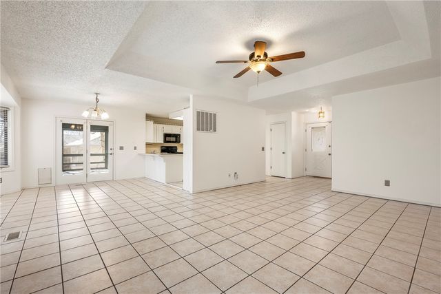 7 Haslingden Lane, Bella Vista, AR 72715