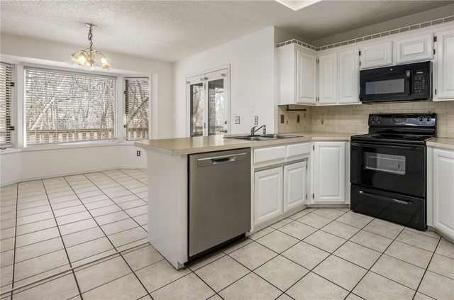 7 Haslingden Lane, Bella Vista, AR 72715