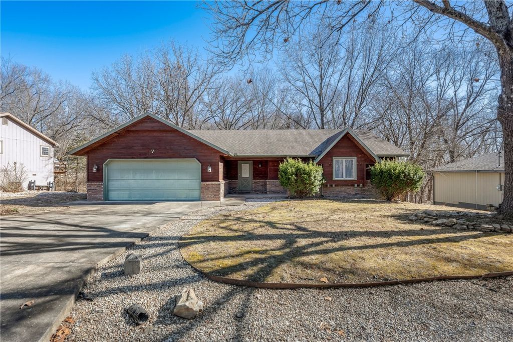 7 Haslingden Lane, Bella Vista, AR 72715