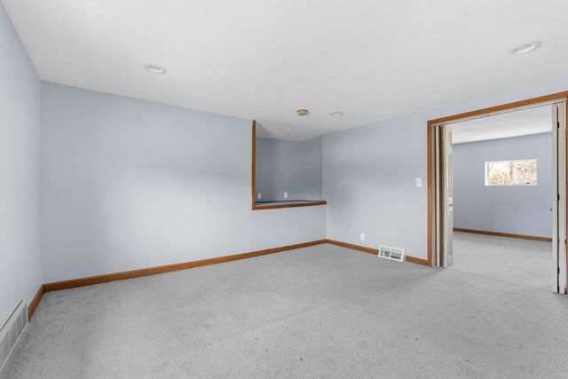 2120 E Main Street, Kalamazoo, MI 49048