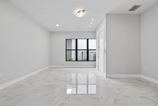 9892 Migration Point, Palm Beach Gardens, FL 33412