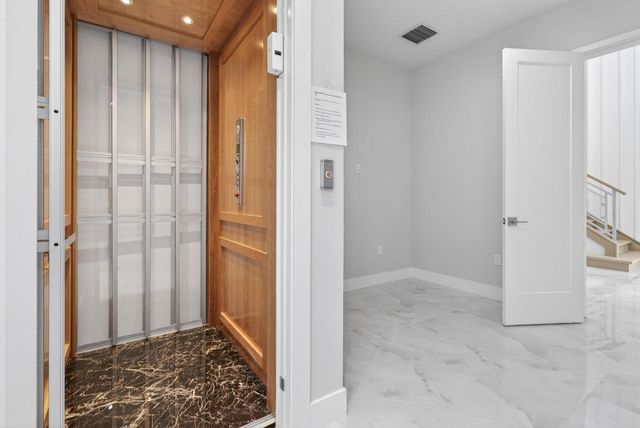 9892 Migration Point, Palm Beach Gardens, FL 33412