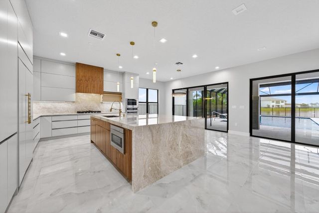 9892 Migration Point, Palm Beach Gardens, FL 33412