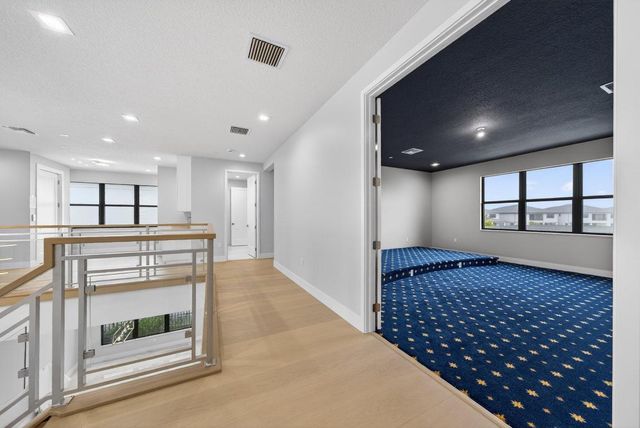 9892 Migration Point, Palm Beach Gardens, FL 33412