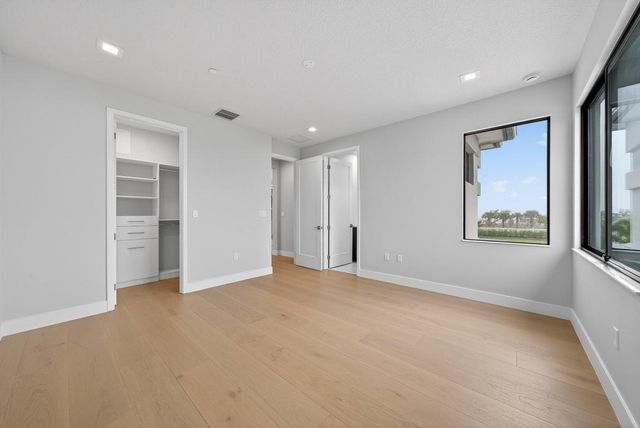 9892 Migration Point, Palm Beach Gardens, FL 33412