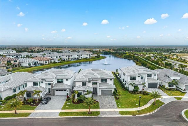 9892 Migration Point, Palm Beach Gardens, FL 33412