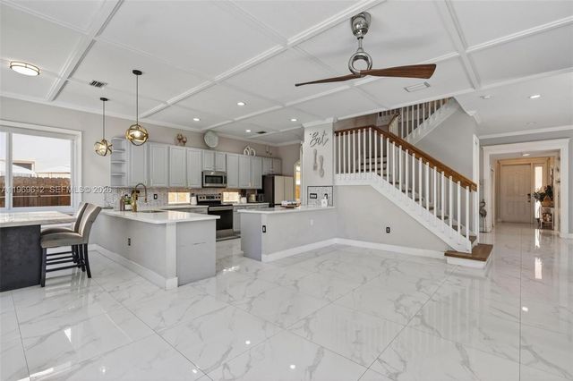 426 NE 20th Ave, Homestead, FL 33033