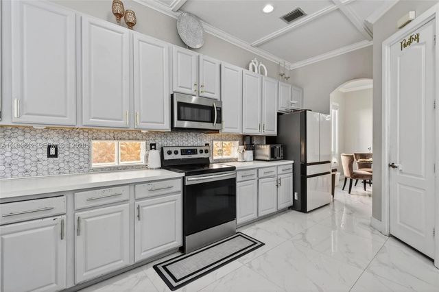 426 NE 20th Ave, Homestead, FL 33033