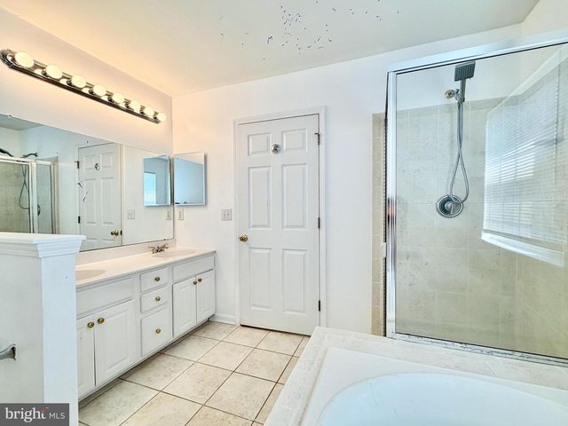 313 FOUNTAYNE LN, Trenton, NJ 08648
