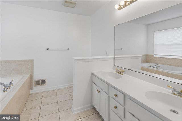 313 FOUNTAYNE LN, Trenton, NJ 08648