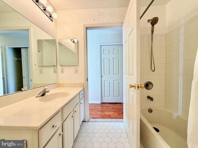 313 FOUNTAYNE LN, Trenton, NJ 08648