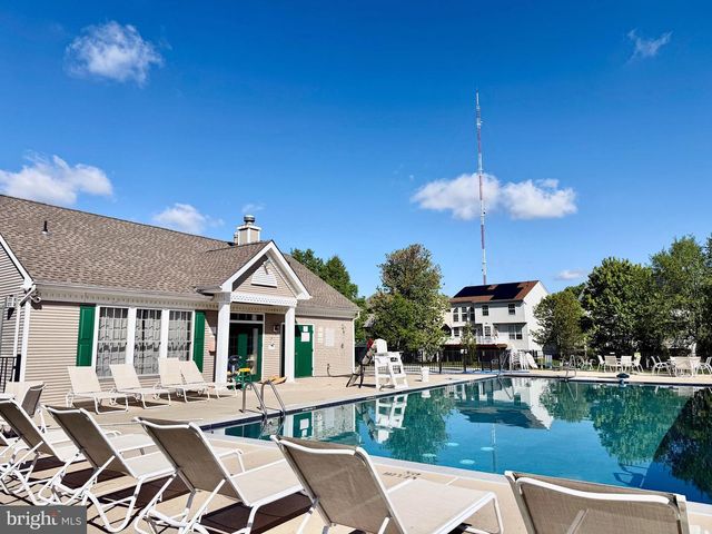 313 FOUNTAYNE LN, Trenton, NJ 08648