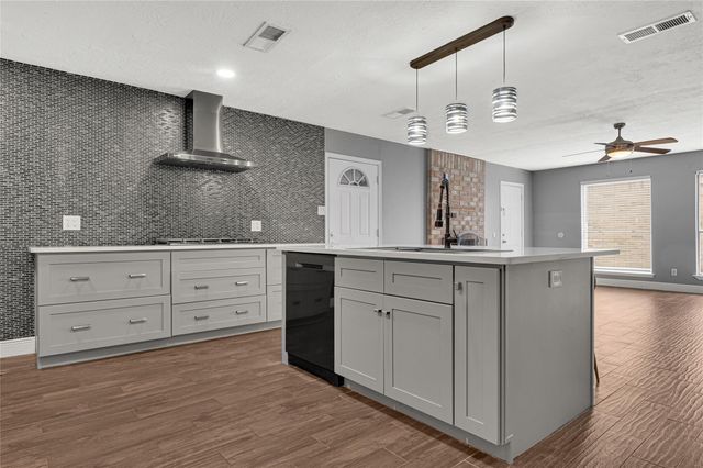 4170 Amir Street, Houston, TX 77072