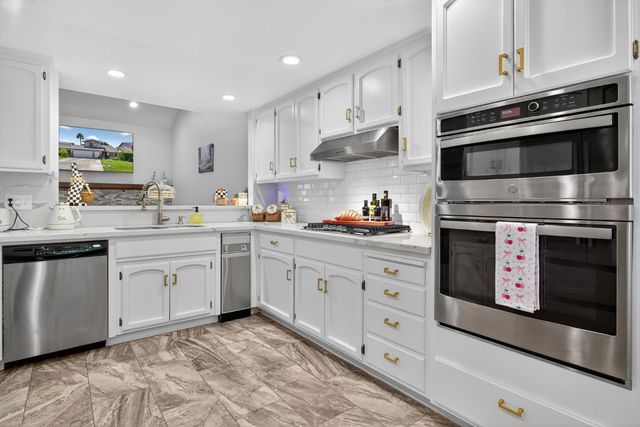 788 E Milgeo Ave, Ripon, CA 95366