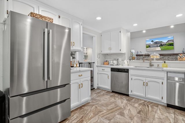 788 E Milgeo Ave, Ripon, CA 95366