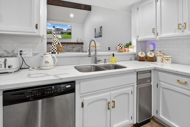 788 E Milgeo Ave, Ripon, CA 95366