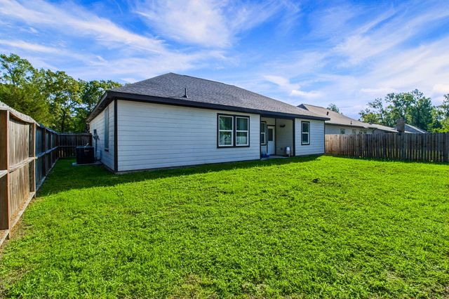 404 Candlelight Lane, Livingston, TX 77351