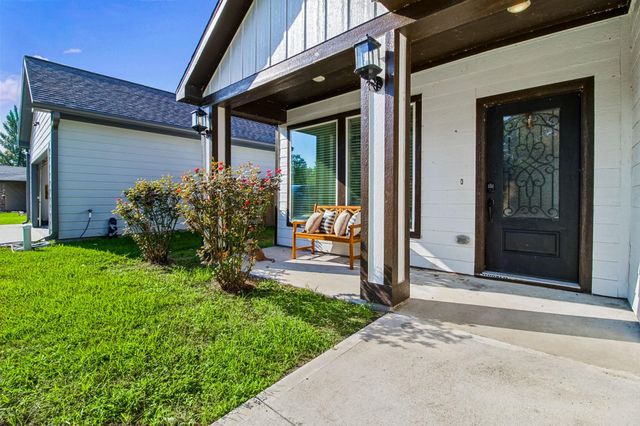 404 Candlelight Lane, Livingston, TX 77351