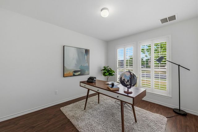 6516 Bay City BND, Austin, TX 78725