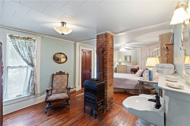 3 Prospect Avenue, Eureka Springs, AR 72632