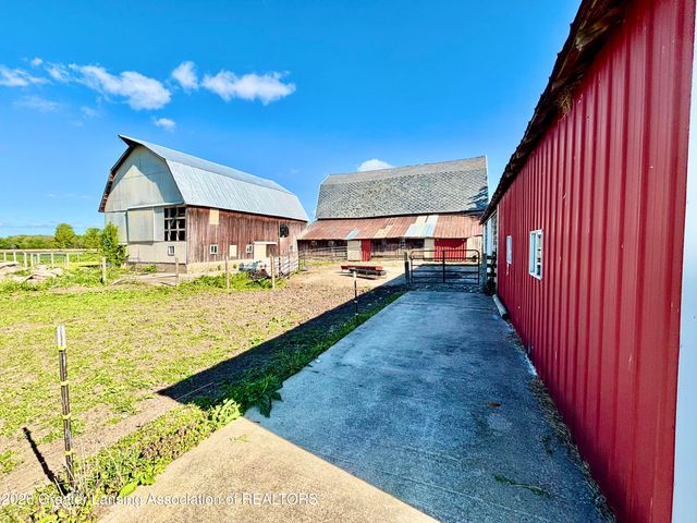 3357 Thornton Highway, Charlotte, MI 48813