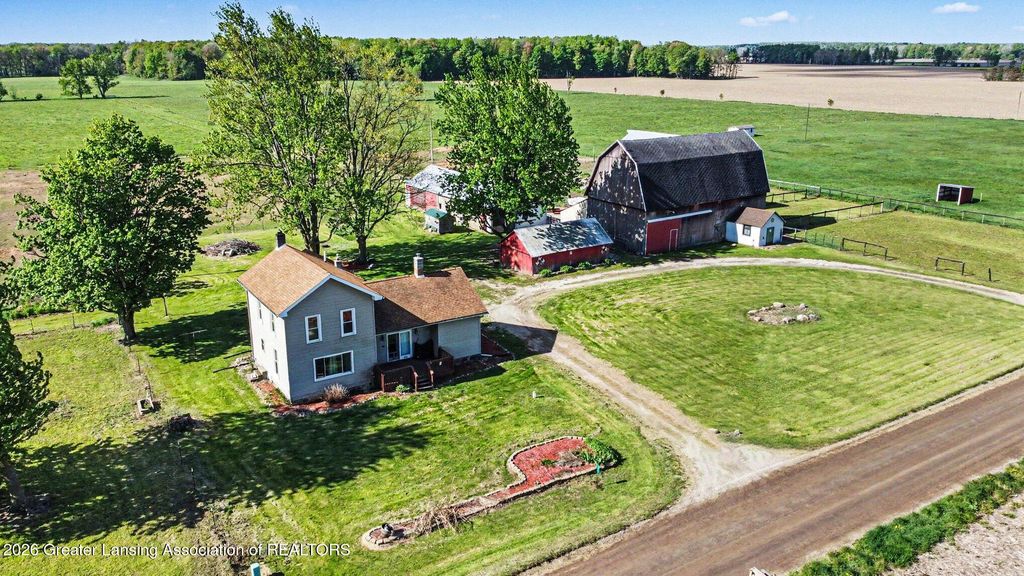 3357 Thornton Highway, Charlotte, MI 48813
