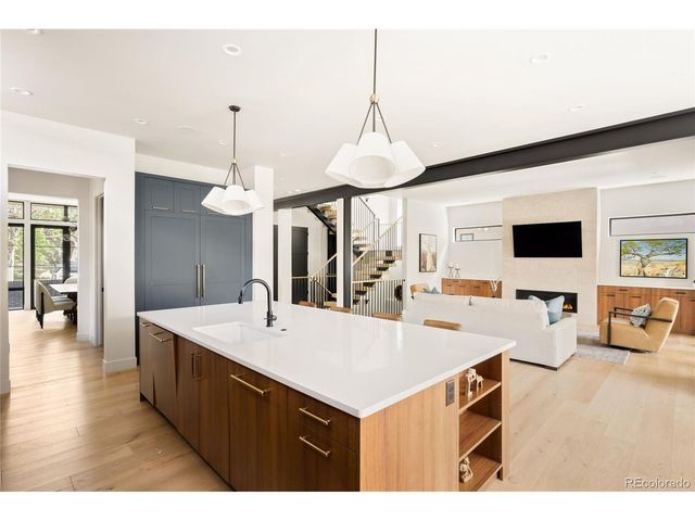 1055 S Josephine St, Denver, CO 80209