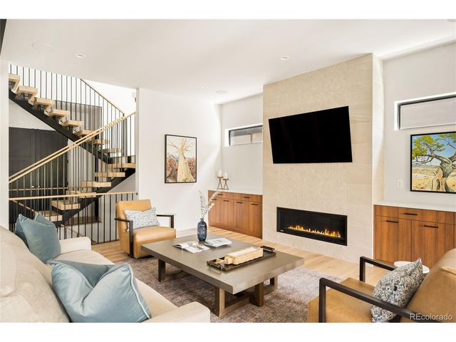 1055 S Josephine St, Denver, CO 80209