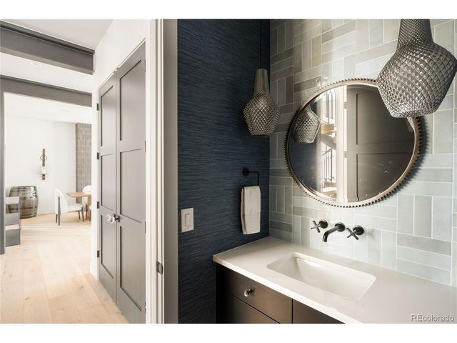 1055 S Josephine St, Denver, CO 80209