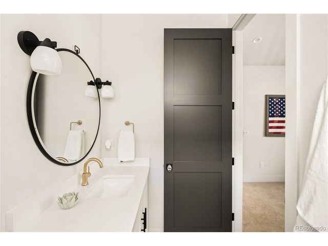 1055 S Josephine St, Denver, CO 80209
