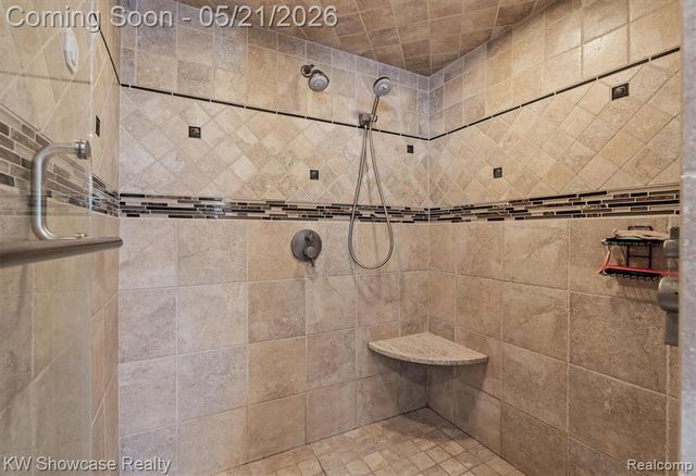 9650 Montgold Avenue, White Lake, MI 48386