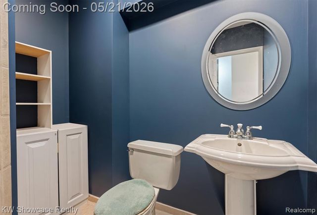 9650 Montgold Avenue, White Lake, MI 48386
