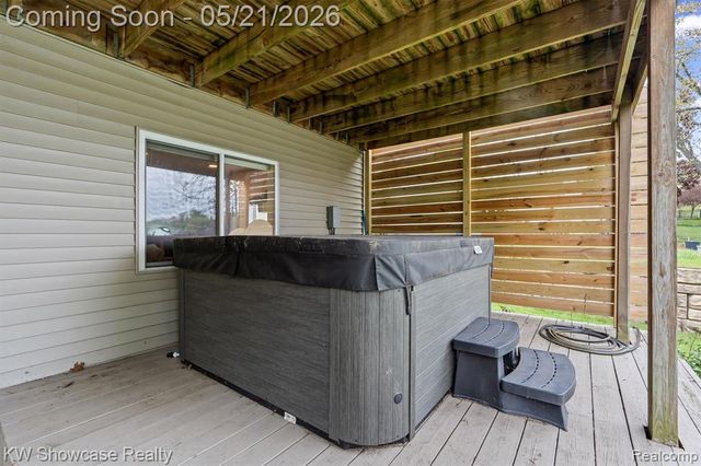 9650 Montgold Avenue, White Lake, MI 48386