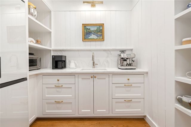 1101 N Woolsey Avenue, Fayetteville, AR 72703