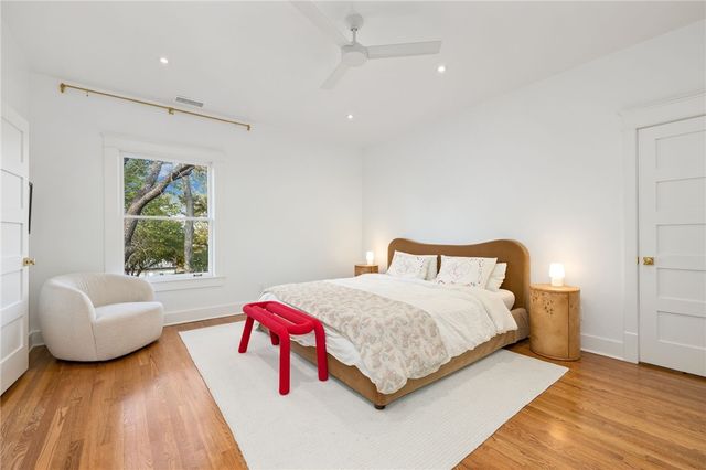 1101 N Woolsey Avenue, Fayetteville, AR 72703