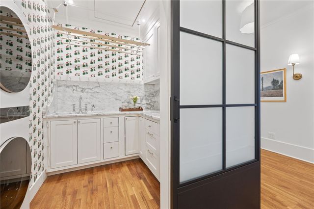 1101 N Woolsey Avenue, Fayetteville, AR 72703