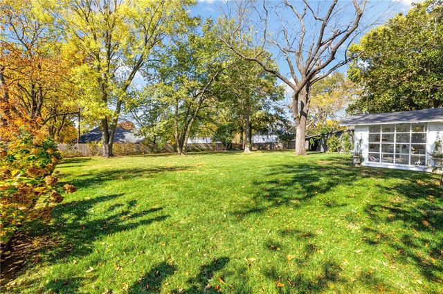 1101 N Woolsey Avenue, Fayetteville, AR 72703