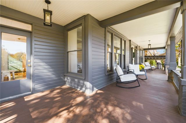 1101 N Woolsey Avenue, Fayetteville, AR 72703