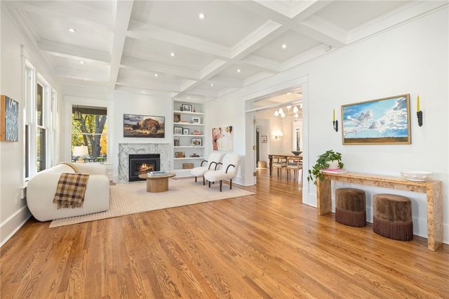 1101 N Woolsey Avenue, Fayetteville, AR 72703